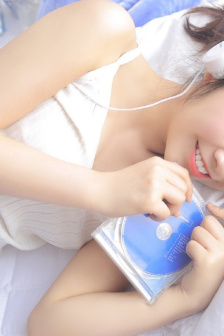 两个黑人挺进校花体内NP在线